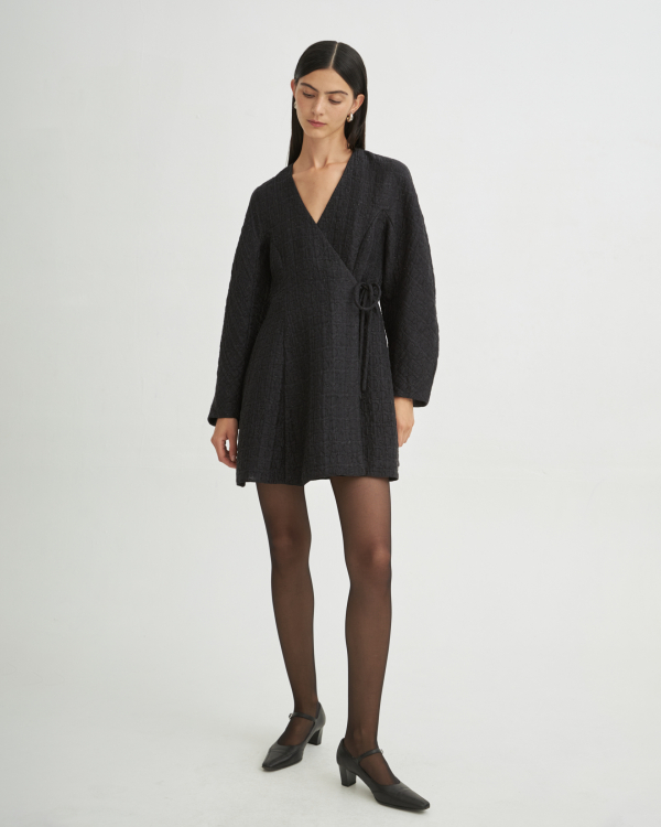 10 вечерних образов в стиле Уэнсдей Аддамс