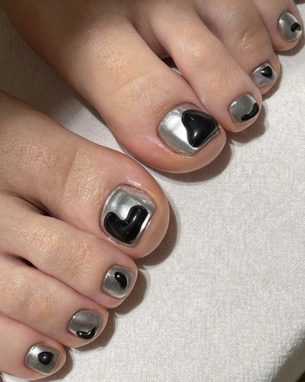 12 идей для новогоднего педикюра