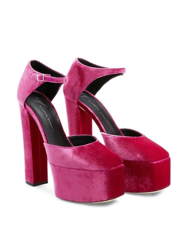 Viva Magenta — цвет 2023 года по