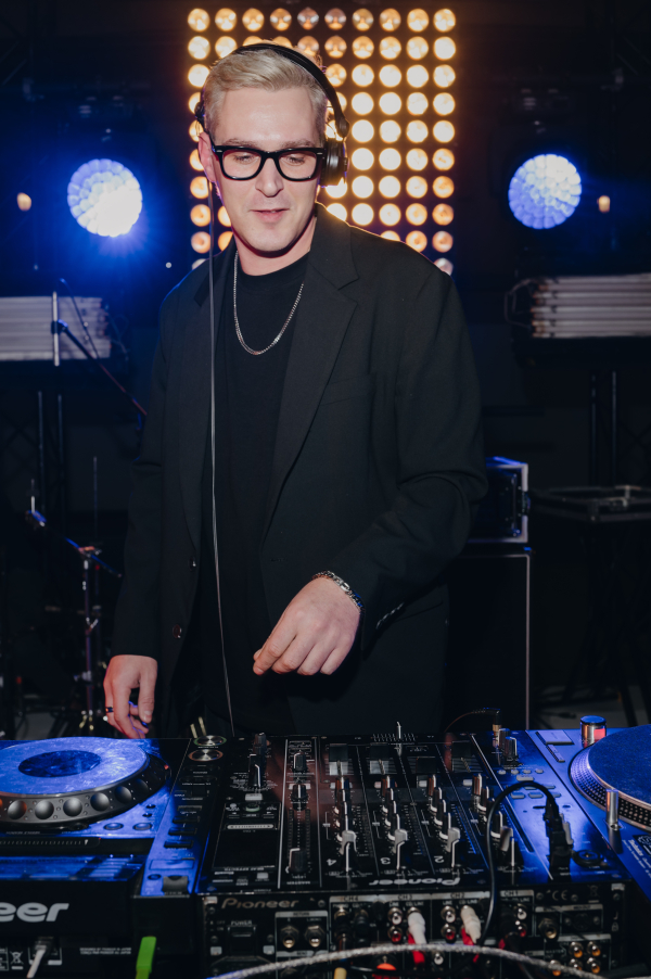 Диджеи Илья Бачурин