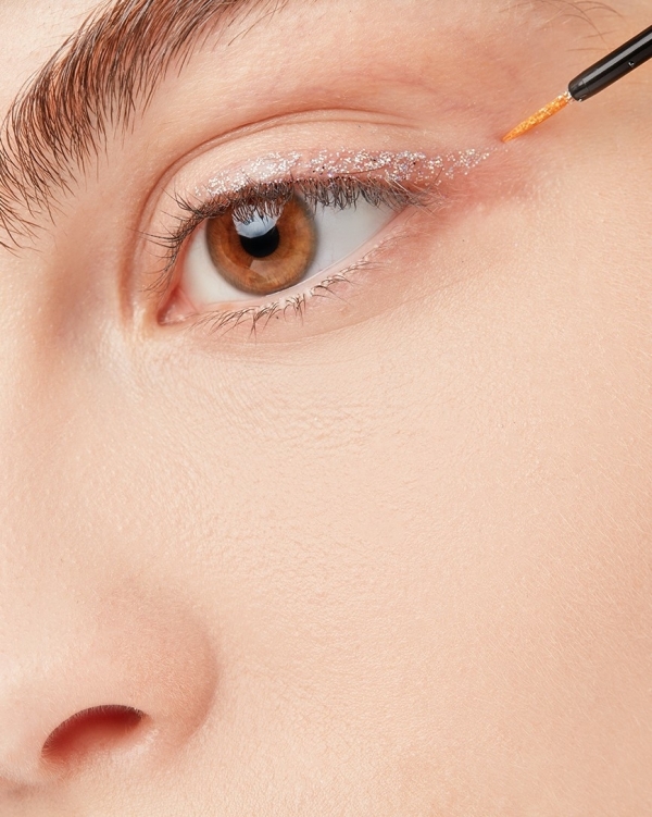 Просто блестяще: бьюти-средства для сияющего макияжа