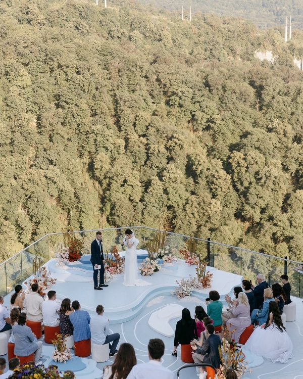 «Высота 829»: свадьба с яркой концепцией в