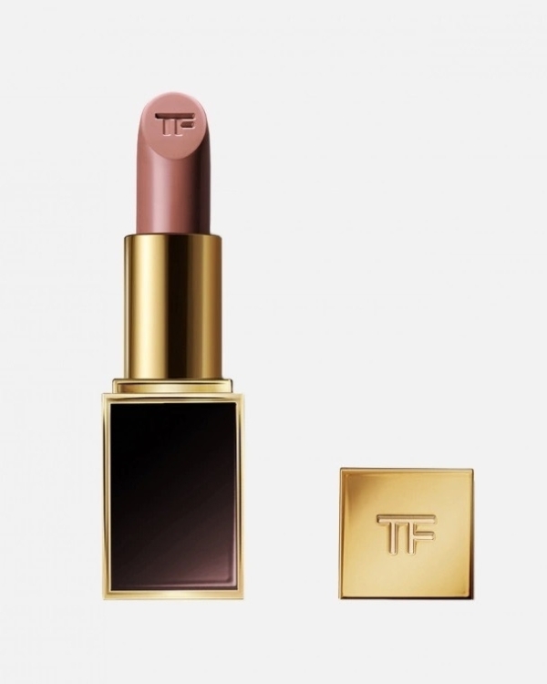 Как выбрать подходящий нюдовый оттенок помады?