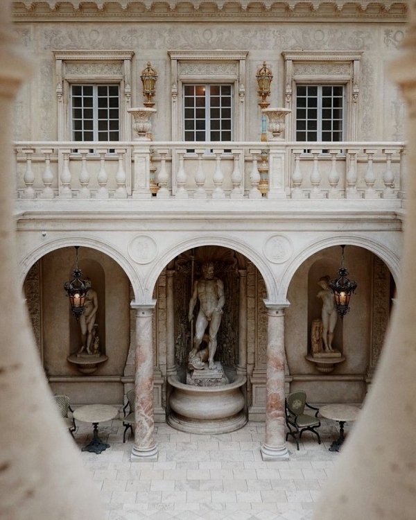 7 мест для новогоднего бранча в Москве