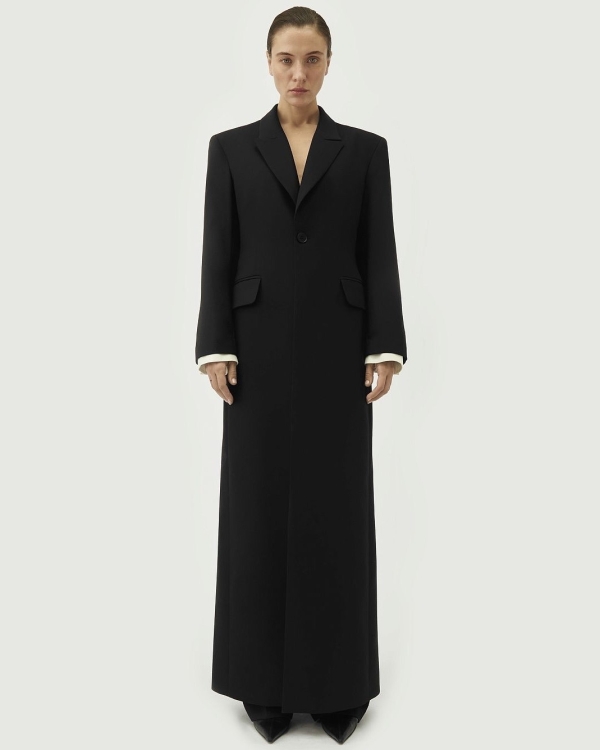 10 вечерних образов в стиле Уэнсдей Аддамс