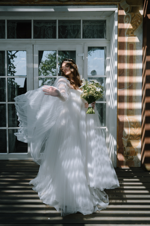 Привет, ромашки: церемония у воды, декор с