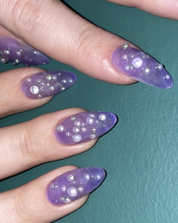 Идеи маникюра на Новый год 2024 в