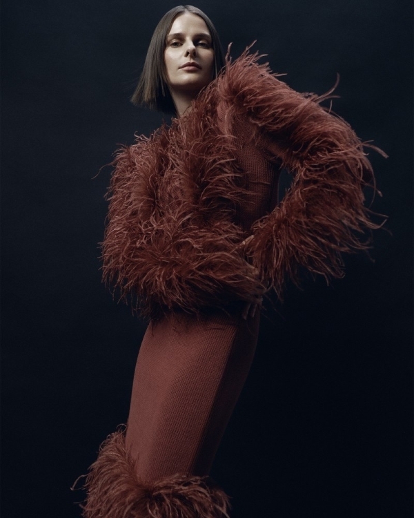 Платья-трансформеры, фантазийные детали и много блеска: что