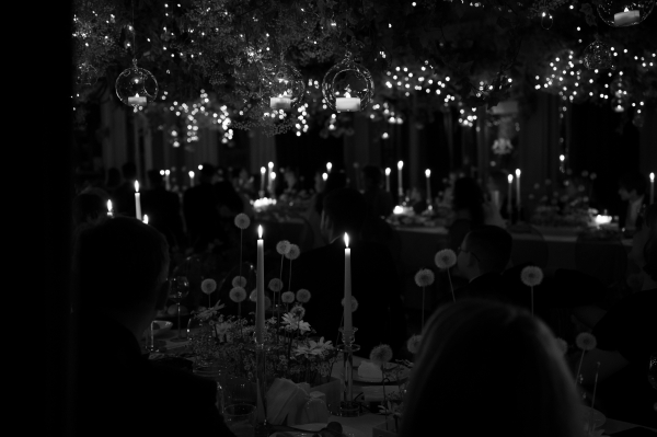 Привет, ромашки: церемония у воды, декор с