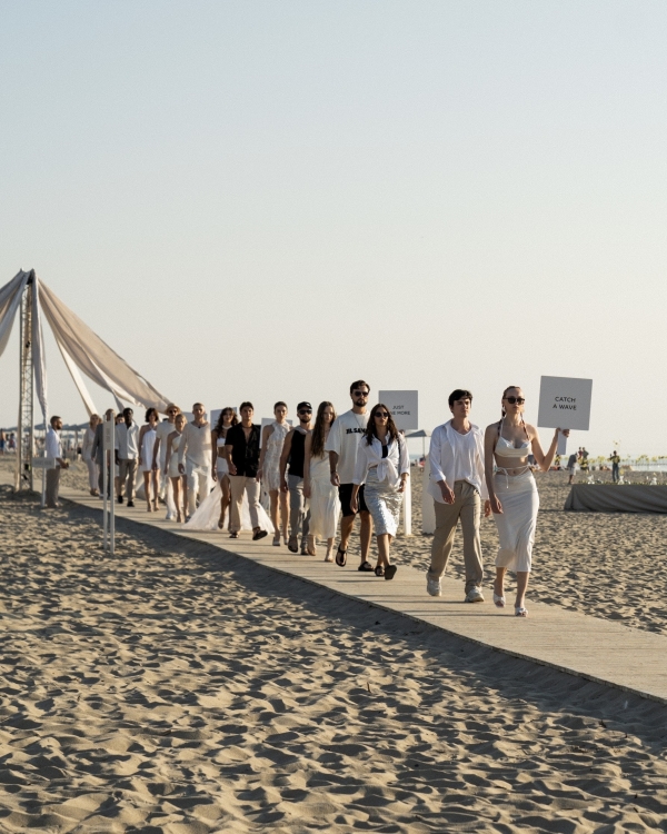 Серферский дух, морская церемония, вдохновленная пляжами Малибу,