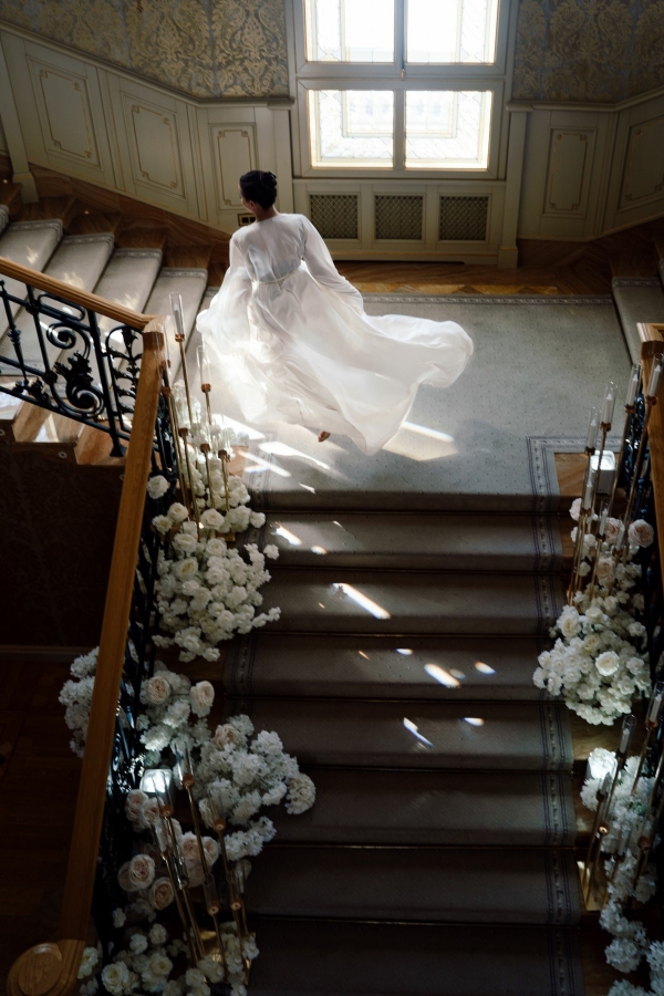 Эстетика Италии, декор из воздушных цветов и