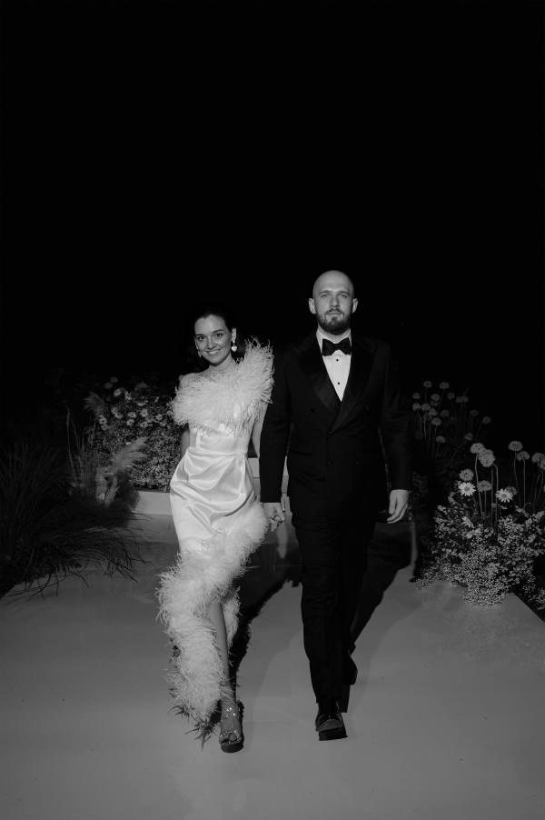 Привет, ромашки: церемония у воды, декор с