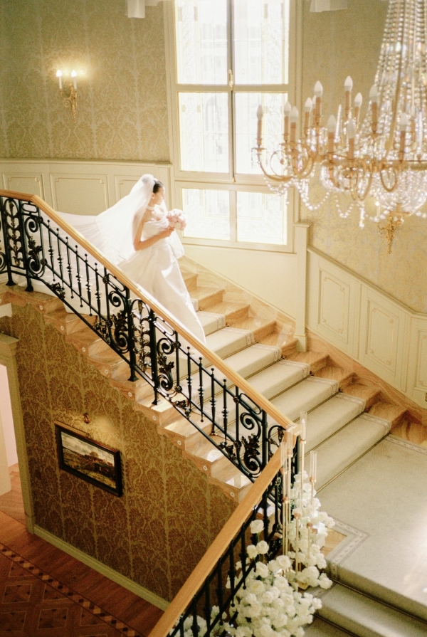 Эстетика Италии, декор из воздушных цветов и