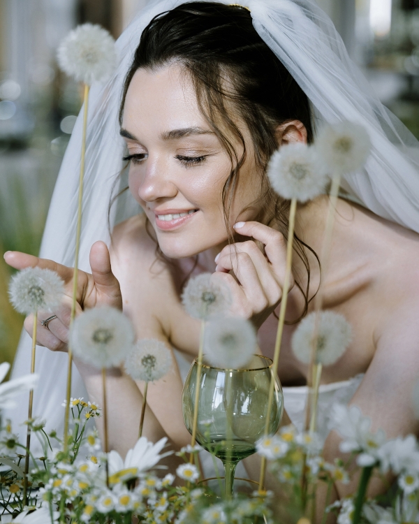 Привет, ромашки: церемония у воды, декор с