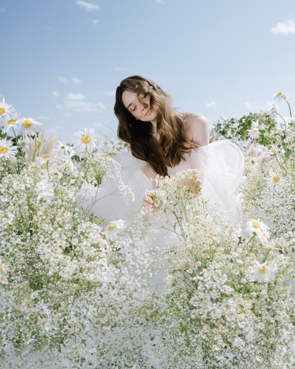 Привет, ромашки: церемония у воды, декор с