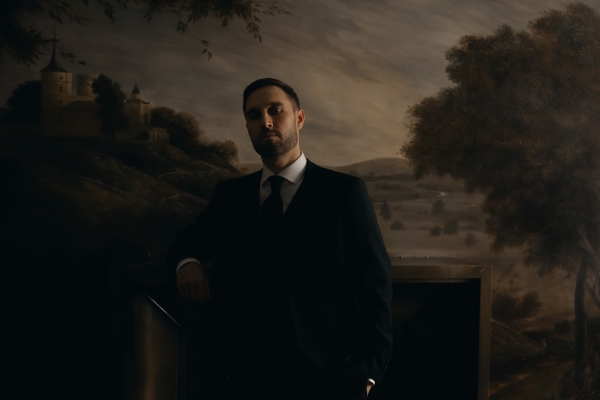 Кадры в духе VHS-кассеты родителей, песни под