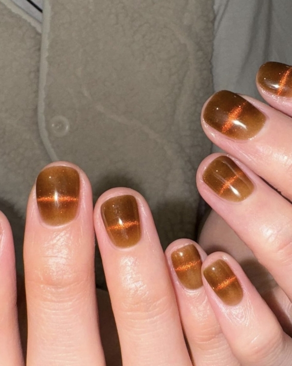 Идеи маникюра на Новый год 2024 в