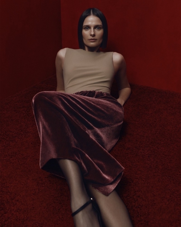 Платья-трансформеры, фантазийные детали и много блеска: что