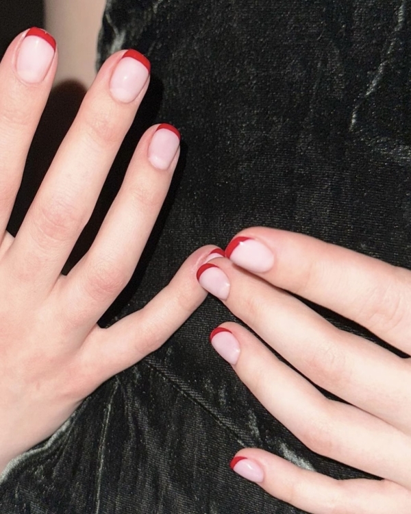 Идеи маникюра на Новый год 2024 в