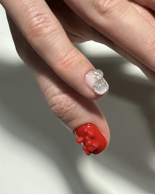 Идеи маникюра на Новый год 2024 в