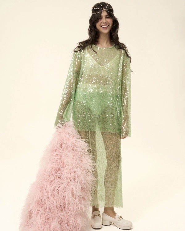 Платья-трансформеры, фантазийные детали и много блеска: что