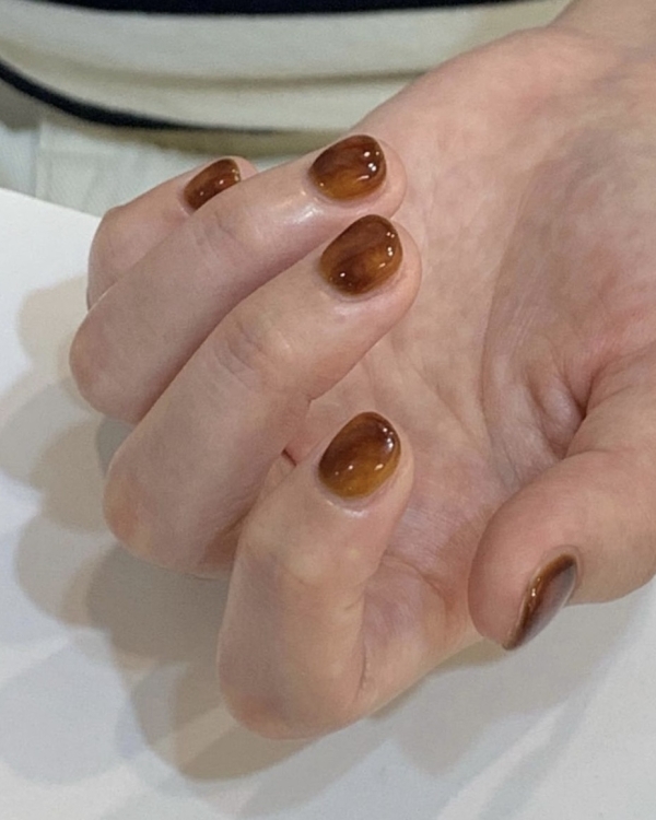 Идеи маникюра на Новый год 2024 в