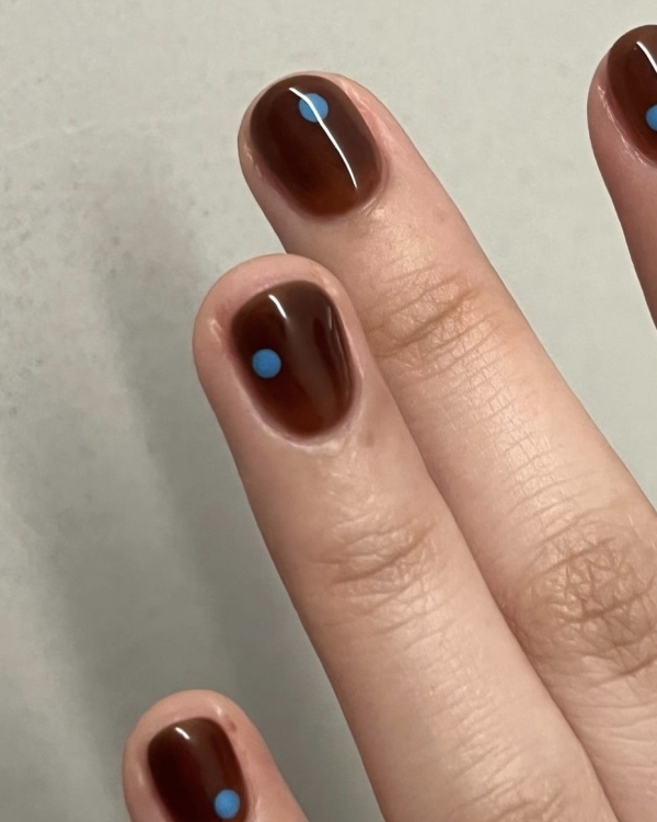 Идеи маникюра на Новый год 2024 в