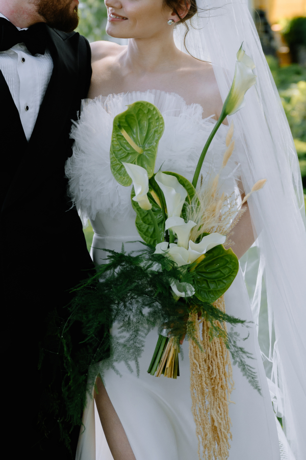 Привет, ромашки: церемония у воды, декор с