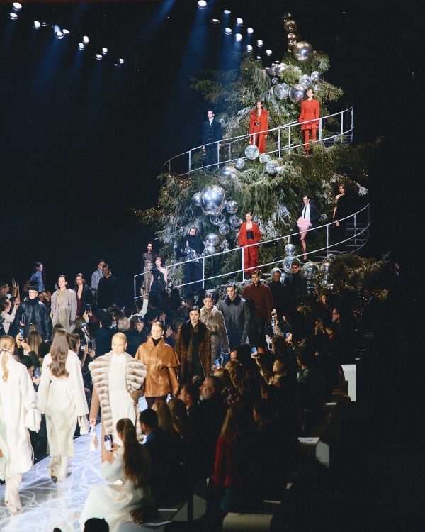 Как сцена Малого театра превратилась в подиум