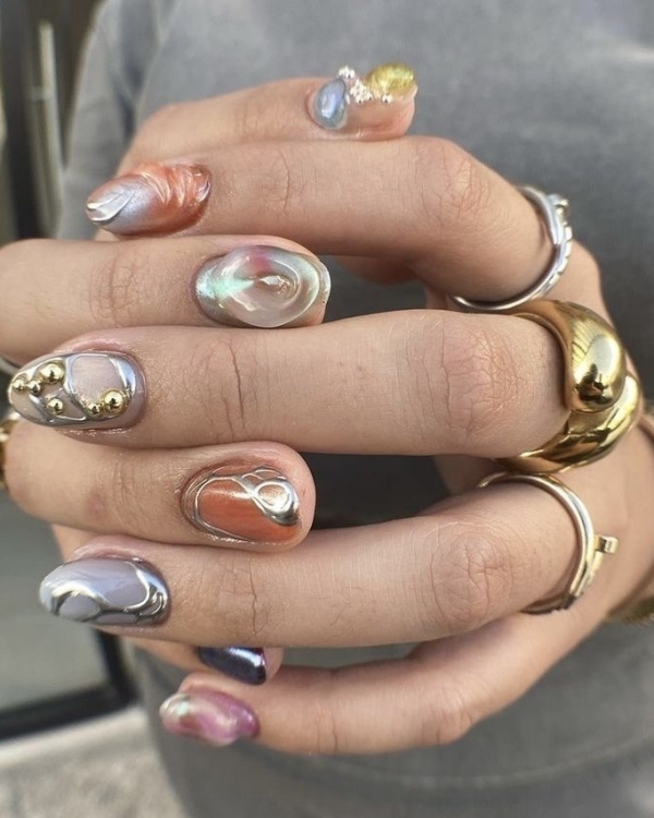 Маникюр на Новый год Зеленой Деревянной Змеи?