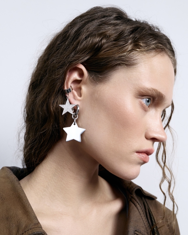 Добавим акцентов: 30 нарядных украшений, которые захочется