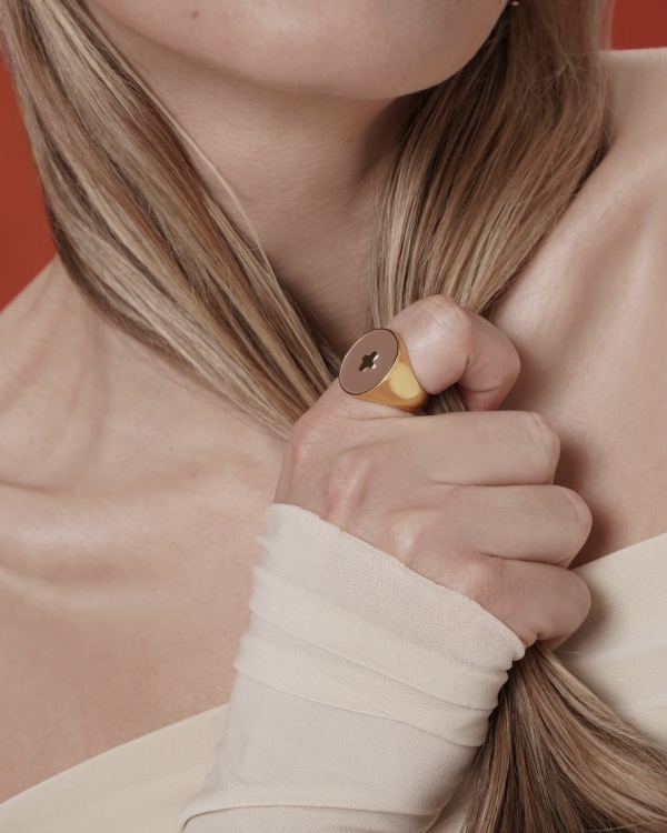 Mocha Mousse — цвет 2025 года по