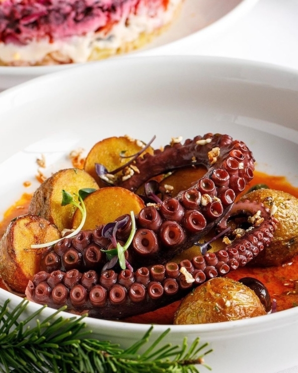 Пока часы двенадцать бьют. Новогодние программы 2025