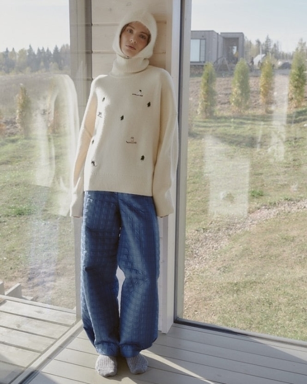 Где купить забавный новогодний свитер?