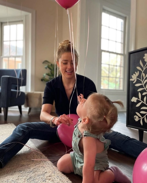 Эмбер Херд ждет второго ребенка