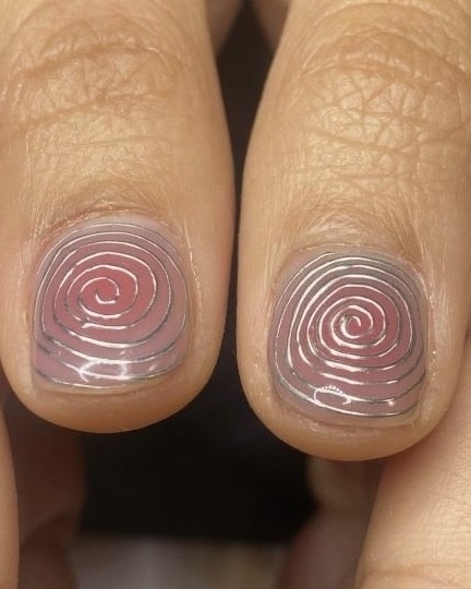 Маникюр на Новый год Зеленой Деревянной Змеи?