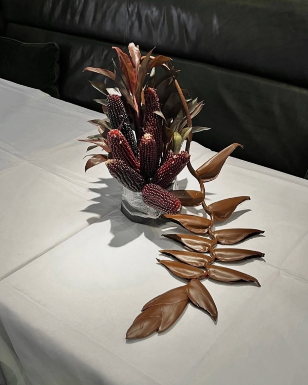 Mocha Mousse — цвет 2025 года по