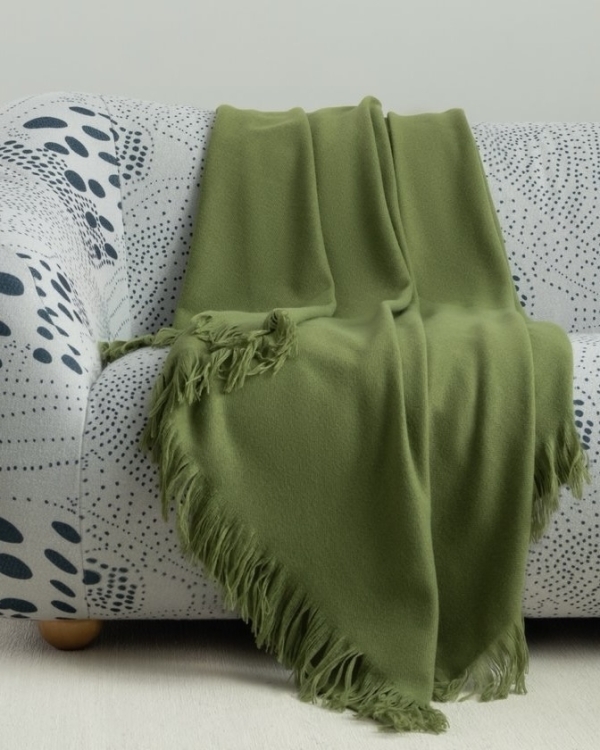 Цвет Нового года 2025 — зеленый. Выбираем декор