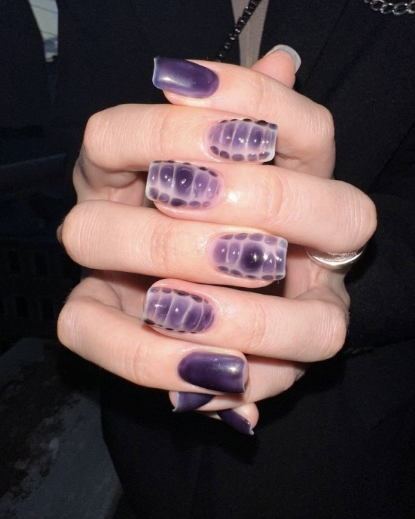 Маникюр на Новый год Зеленой Деревянной Змеи?