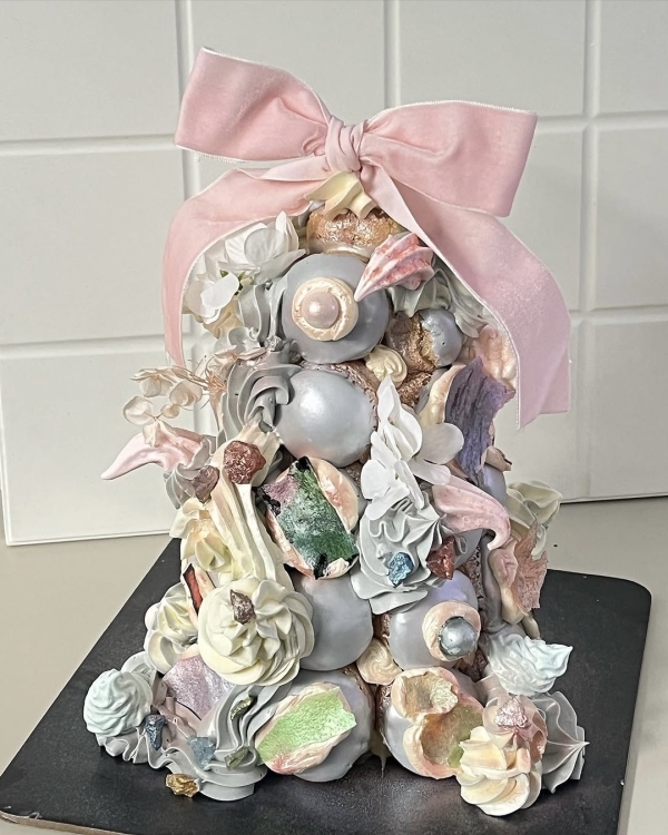 Встретим 2025 сладко! Показываем десерты, которые украсят