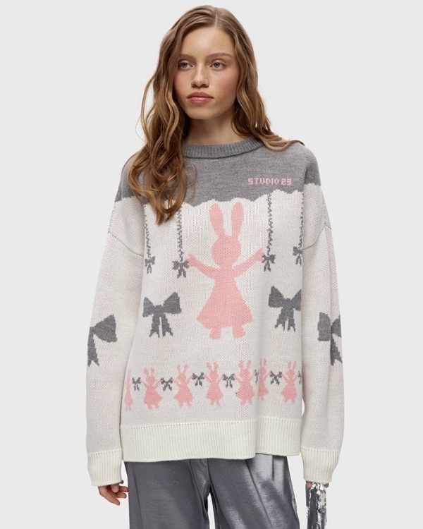 Где купить забавный новогодний свитер?