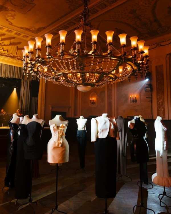 Дресс-код — сюрреализм? На балу у Sorelle