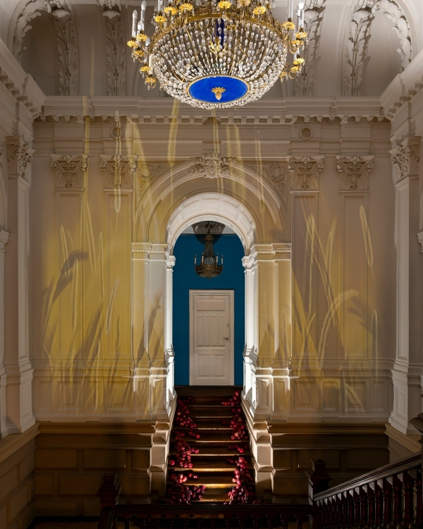 Тотальный красный, развалы урожая и лыковые косы: