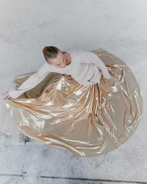 Как выглядеть стильно на новогоднем корпоративе 2025?