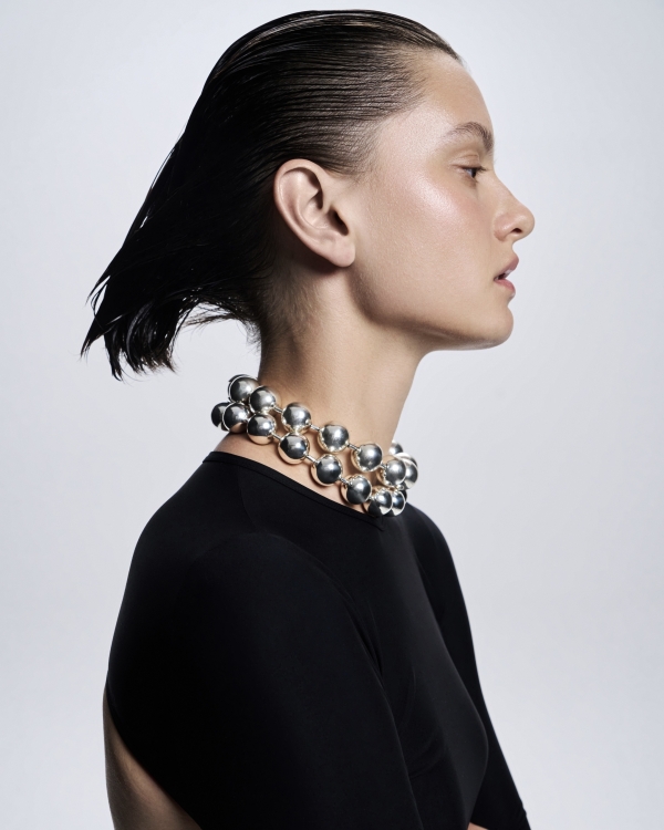 Добавим акцентов: 30 нарядных украшений, которые захочется