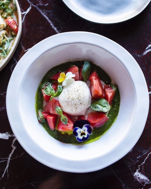 Пока часы двенадцать бьют. Новогодние программы 2025