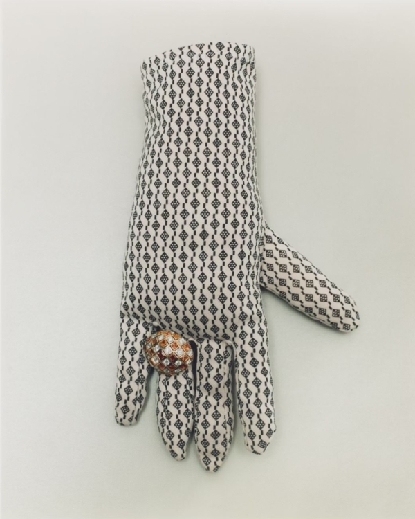 Добавим акцентов: 30 нарядных украшений, которые захочется