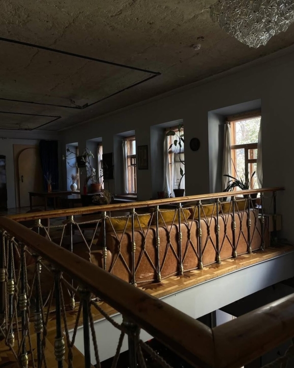 Праздничное лото в «Переделкине», Guilty pleasure в