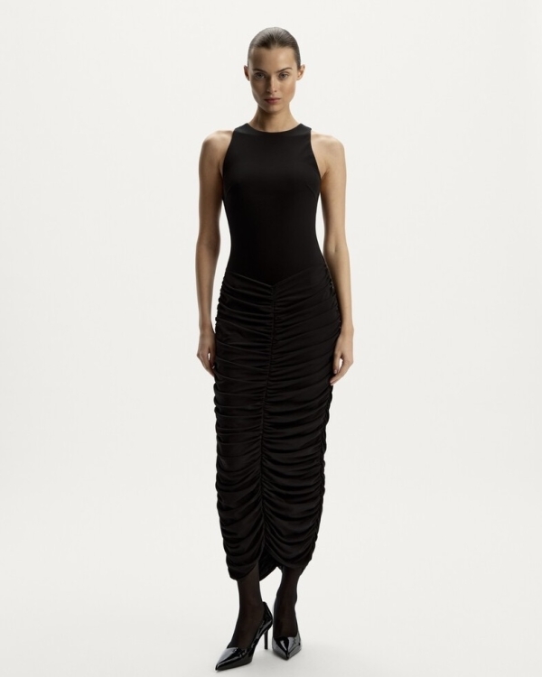 Без черного платья не обойтись. Выбираем идеальные