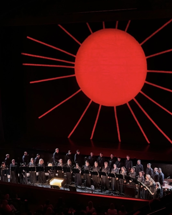 Танцуют все! Где устроить корпоратив для небольшой